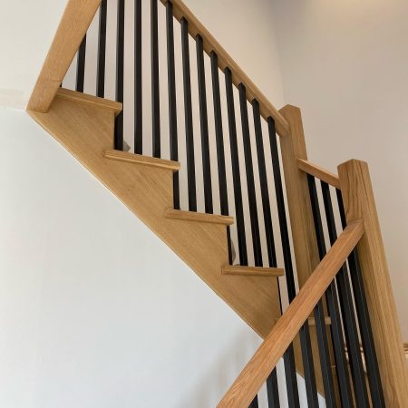 Oak Balustrade & Black Chunky Spindles