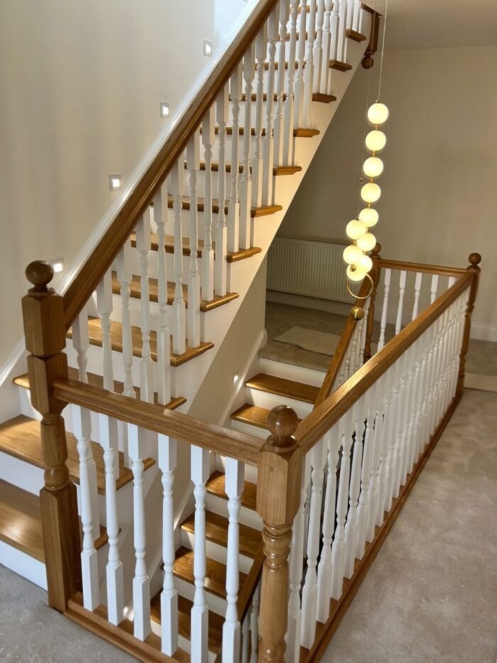 Oak staircase with which spindles